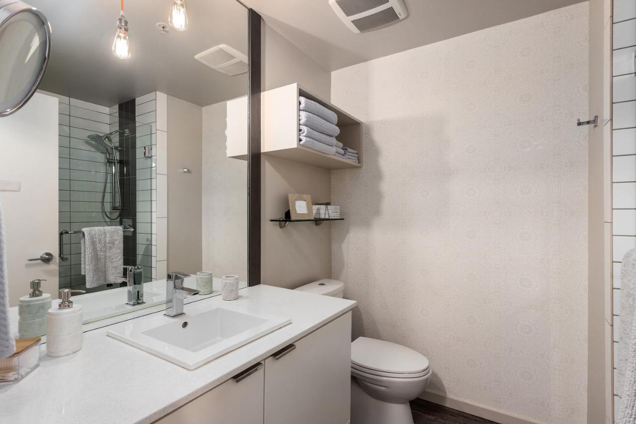 Corner Nest - Luxury Brand New Top Floor 2Bedroom Condo Kelowna Exterior foto