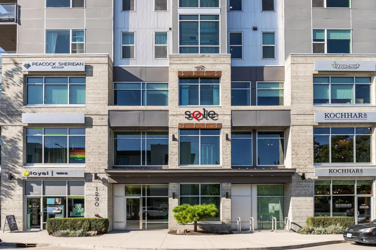 Corner Nest - Luxury Brand New Top Floor 2Bedroom Condo Kelowna Exterior foto