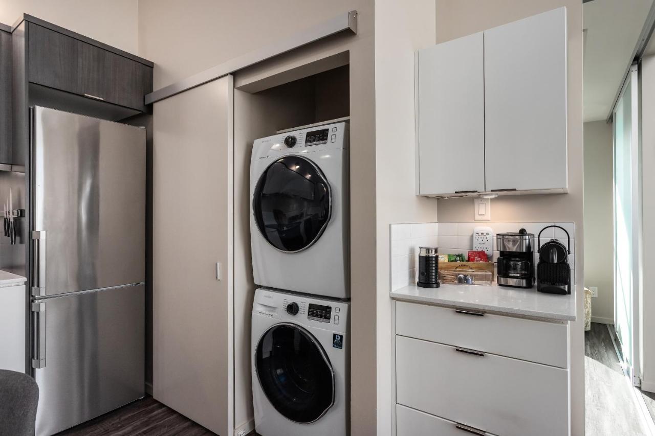 Corner Nest - Luxury Brand New Top Floor 2Bedroom Condo Kelowna Exterior foto