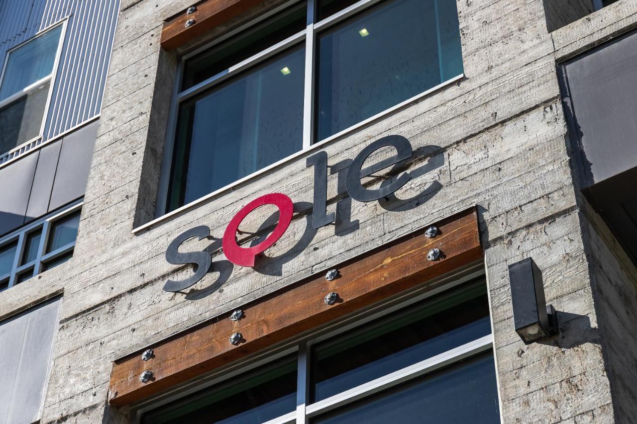 Corner Nest - Luxury Brand New Top Floor 2Bedroom Condo Kelowna Exterior foto